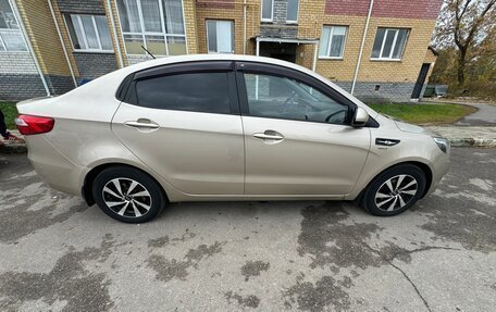 KIA Rio III рестайлинг, 2013 год, 833 000 рублей, 2 фотография