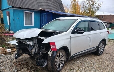 Mitsubishi Outlander III рестайлинг 3, 2021 год, 1 250 000 рублей, 1 фотография