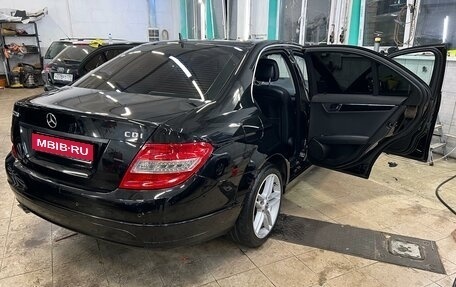 Mercedes-Benz C-Класс, 2010 год, 1 100 000 рублей, 1 фотография