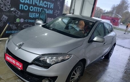 Renault Megane III, 2012 год, 666 666 рублей, 2 фотография