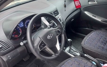 Hyundai Solaris II рестайлинг, 2015 год, 850 000 рублей, 1 фотография