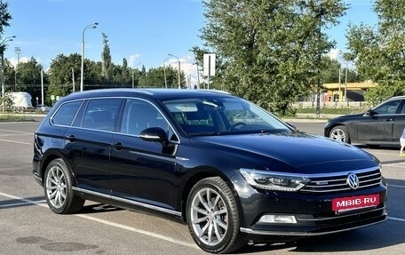 Volkswagen Passat B8 рестайлинг, 2018 год, 2 999 000 рублей, 3 фотография