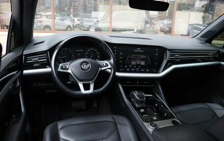 Volkswagen Touareg III, 2019 год, 4 639 000 рублей, 6 фотография