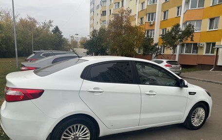 KIA Rio III рестайлинг, 2014 год, 1 000 000 рублей, 3 фотография