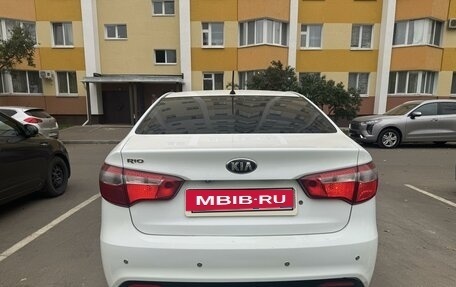 KIA Rio III рестайлинг, 2014 год, 1 000 000 рублей, 4 фотография