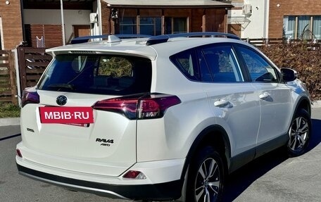 Toyota RAV4, 2017 год, 2 570 000 рублей, 14 фотография