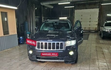 Jeep Grand Cherokee, 2012 год, 2 000 000 рублей, 12 фотография