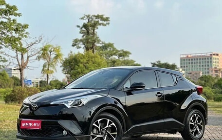 Toyota C-HR I рестайлинг, 2021 год, 2 010 000 рублей, 1 фотография