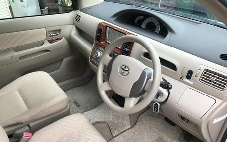 Toyota Raum II, 2010 год, 879 000 рублей, 14 фотография