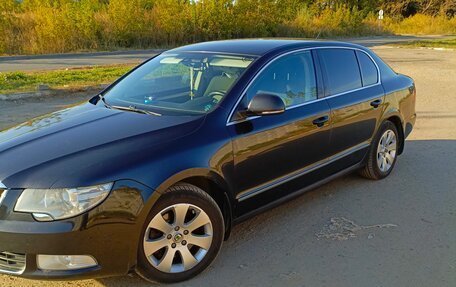 Skoda Superb III рестайлинг, 2009 год, 1 100 000 рублей, 1 фотография