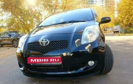 Toyota Yaris III рестайлинг, 2008 год, 950 000 рублей, 3 фотография