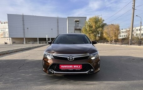 Toyota Camry, 2017 год, 2 490 000 рублей, 2 фотография