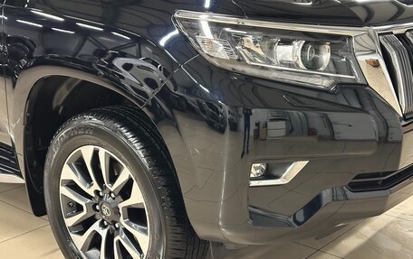 Toyota Land Cruiser Prado 150 рестайлинг 2, 2022 год, 8 399 000 рублей, 6 фотография