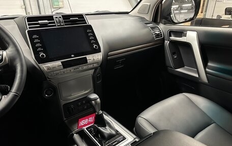 Toyota Land Cruiser Prado 150 рестайлинг 2, 2022 год, 8 399 000 рублей, 33 фотография