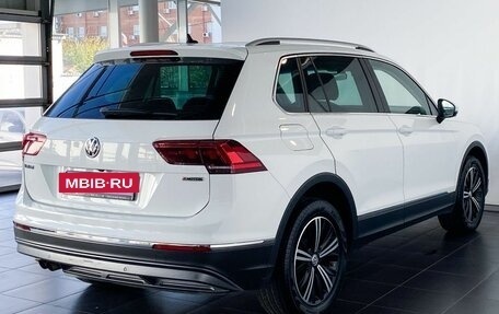 Volkswagen Tiguan II, 2018 год, 2 645 000 рублей, 5 фотография