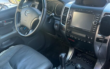 Toyota Land Cruiser Prado 120 рестайлинг, 2008 год, 2 050 000 рублей, 15 фотография