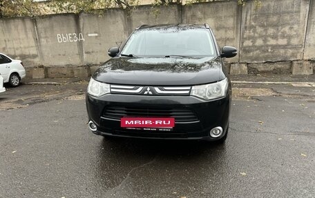 Mitsubishi Outlander III рестайлинг 3, 2013 год, 1 440 000 рублей, 1 фотография