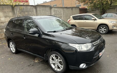 Mitsubishi Outlander III рестайлинг 3, 2013 год, 1 440 000 рублей, 5 фотография