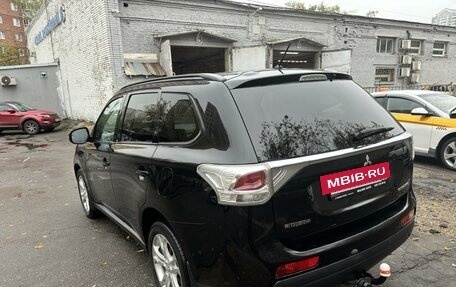 Mitsubishi Outlander III рестайлинг 3, 2013 год, 1 440 000 рублей, 3 фотография