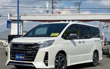 Toyota Noah III, 2020 год, 2 420 000 рублей, 1 фотография