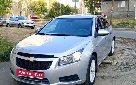 Chevrolet Cruze II, 2010 год, 750 000 рублей, 2 фотография