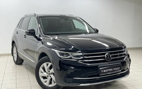 Volkswagen Tiguan II, 2021 год, 3 080 000 рублей, 3 фотография