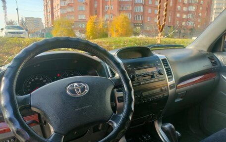 Toyota Land Cruiser Prado 120 рестайлинг, 2004 год, 2 220 000 рублей, 9 фотография