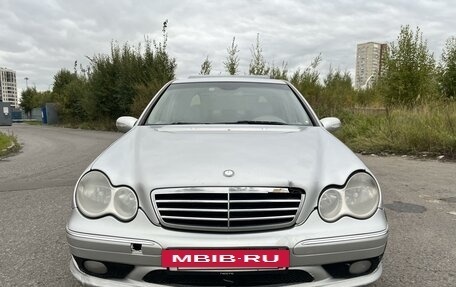 Mercedes-Benz C-Класс, 2005 год, 650 000 рублей, 2 фотография