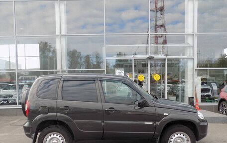 Chevrolet Niva I рестайлинг, 2011 год, 567 000 рублей, 4 фотография