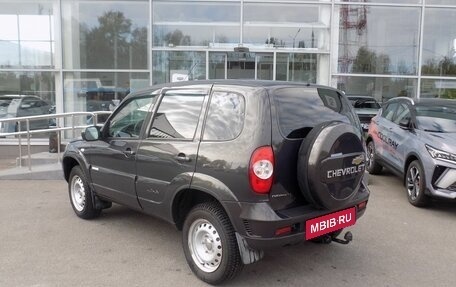 Chevrolet Niva I рестайлинг, 2011 год, 567 000 рублей, 7 фотография