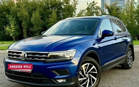 Volkswagen Tiguan II, 2018 год, 3 050 000 рублей, 2 фотография