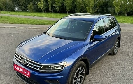 Volkswagen Tiguan II, 2018 год, 3 050 000 рублей, 3 фотография