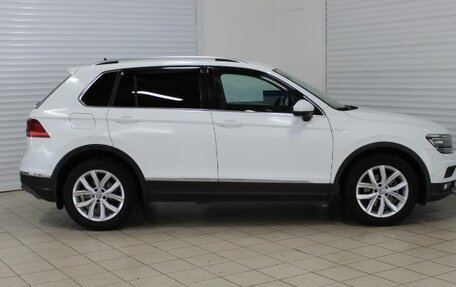 Volkswagen Tiguan II, 2018 год, 1 850 000 рублей, 4 фотография