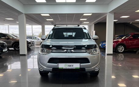 Mitsubishi Outlander III рестайлинг 3, 2013 год, 1 695 000 рублей, 3 фотография