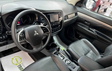 Mitsubishi Outlander III рестайлинг 3, 2013 год, 1 695 000 рублей, 9 фотография