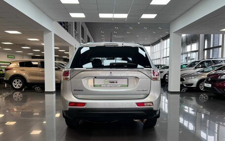 Mitsubishi Outlander III рестайлинг 3, 2013 год, 1 695 000 рублей, 4 фотография