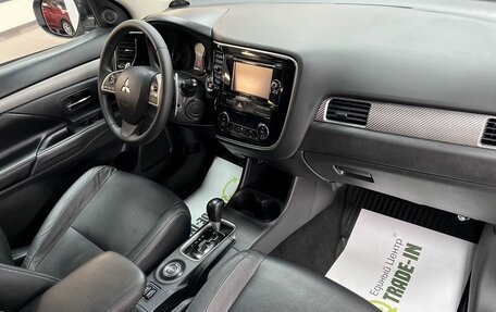 Mitsubishi Outlander III рестайлинг 3, 2013 год, 1 695 000 рублей, 14 фотография