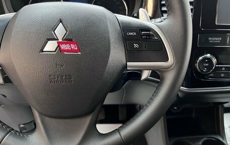 Mitsubishi Outlander III рестайлинг 3, 2013 год, 1 695 000 рублей, 18 фотография