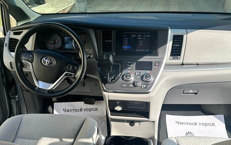 Toyota Sienna III, 2015 год, 2 600 000 рублей, 8 фотография