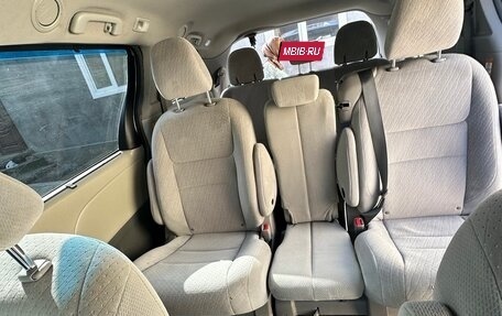 Toyota Sienna III, 2015 год, 2 600 000 рублей, 17 фотография