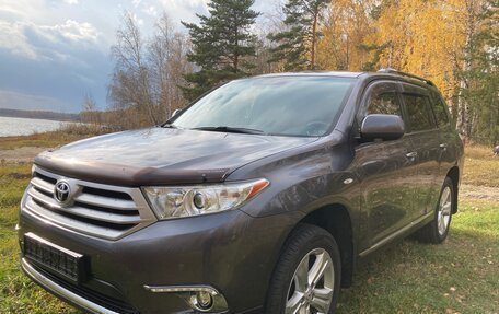 Toyota Highlander III, 2012 год, 2 500 000 рублей, 11 фотография