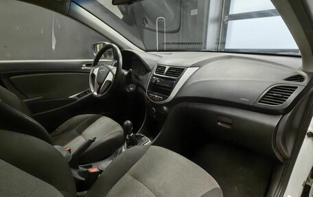 Hyundai Solaris II рестайлинг, 2011 год, 595 000 рублей, 9 фотография