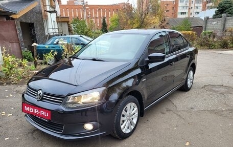 Volkswagen Polo VI (EU Market), 2013 год, 938 000 рублей, 2 фотография