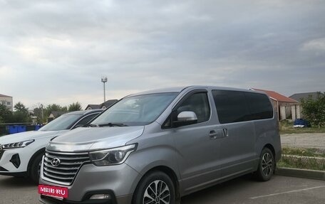 Hyundai H-1 II рестайлинг, 2018 год, 3 300 000 рублей, 2 фотография