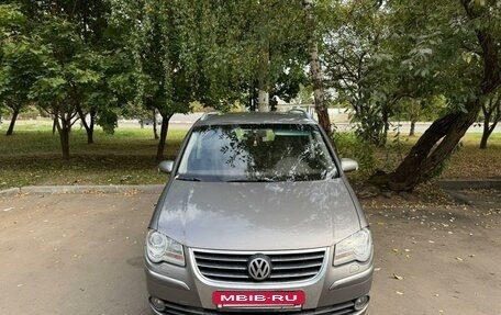 Volkswagen Touran III, 2008 год, 710 000 рублей, 4 фотография