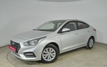 Hyundai Solaris II рестайлинг, 2017 год, 950 000 рублей, 1 фотография