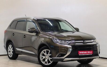 Mitsubishi Outlander III рестайлинг 3, 2015 год, 1 580 000 рублей, 1 фотография