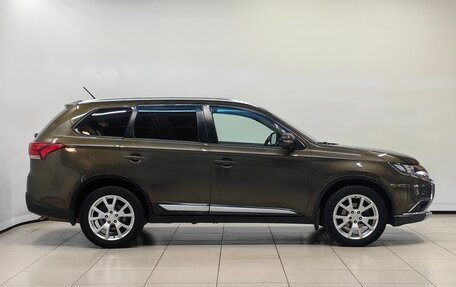 Mitsubishi Outlander III рестайлинг 3, 2015 год, 1 580 000 рублей, 5 фотография