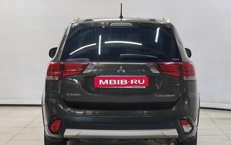 Mitsubishi Outlander III рестайлинг 3, 2015 год, 1 580 000 рублей, 4 фотография