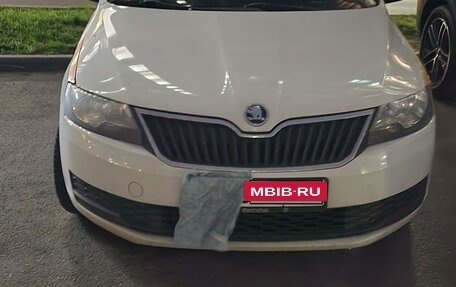 Skoda Rapid I, 2018 год, 900 000 рублей, 4 фотография